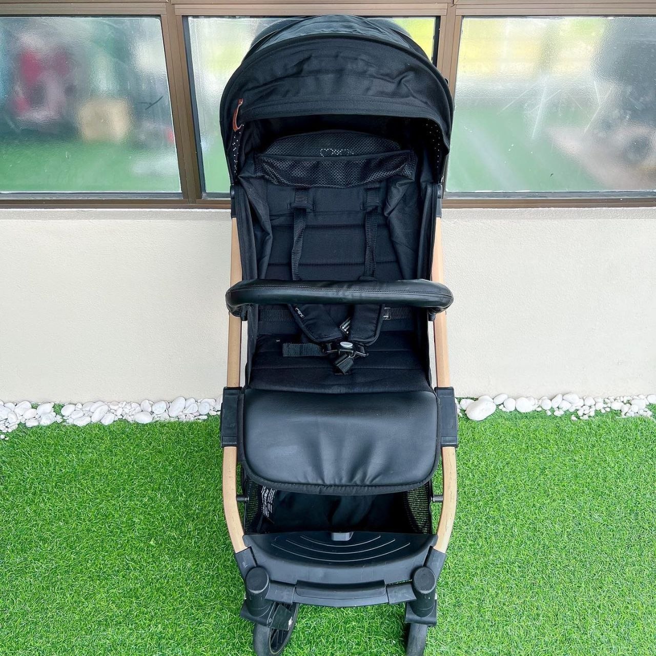MoMí Estelle Gold Compact Stroller — main product image